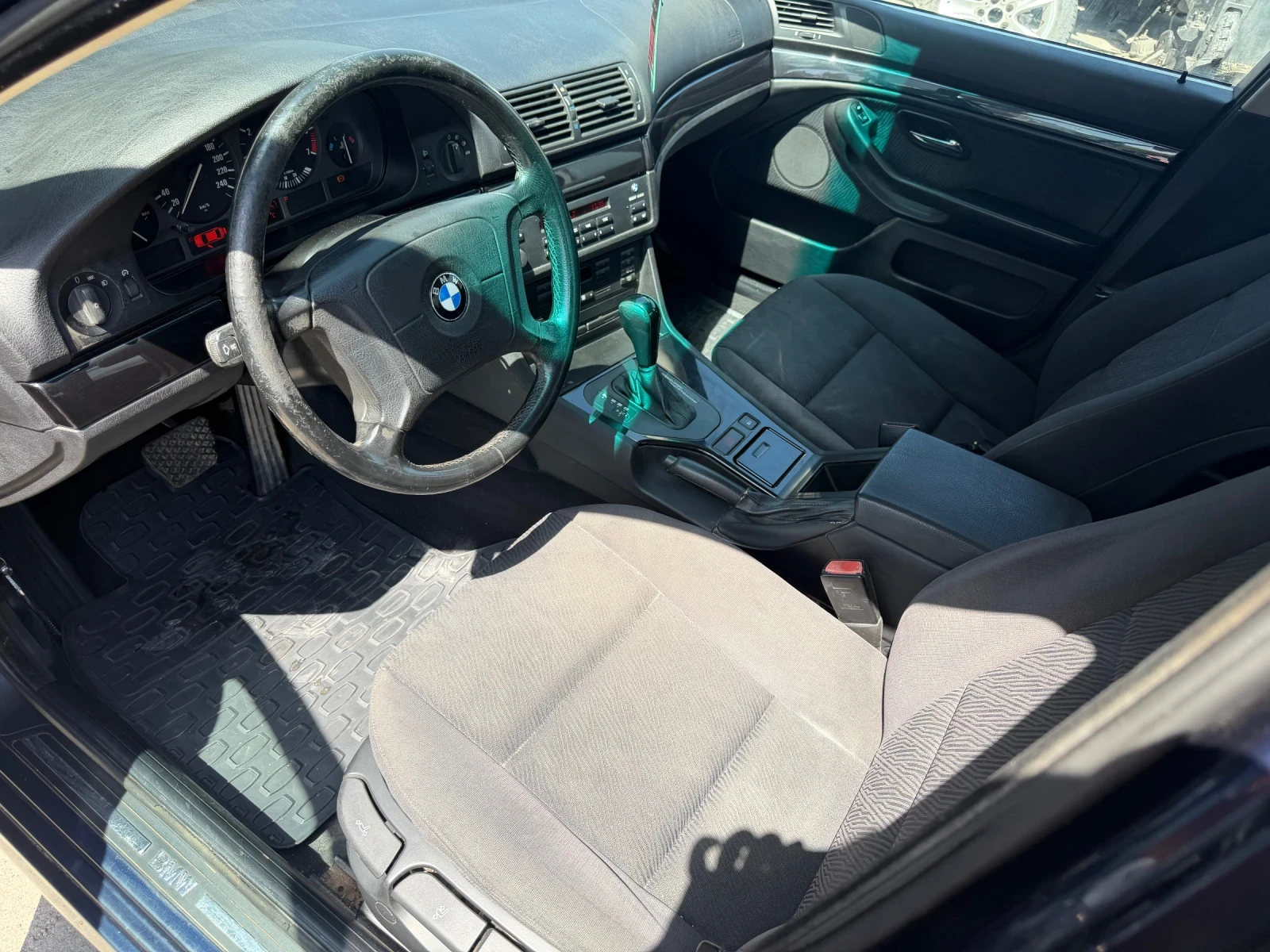 BMW 520, снимка 4 - Автомобили и джипове - 55661665