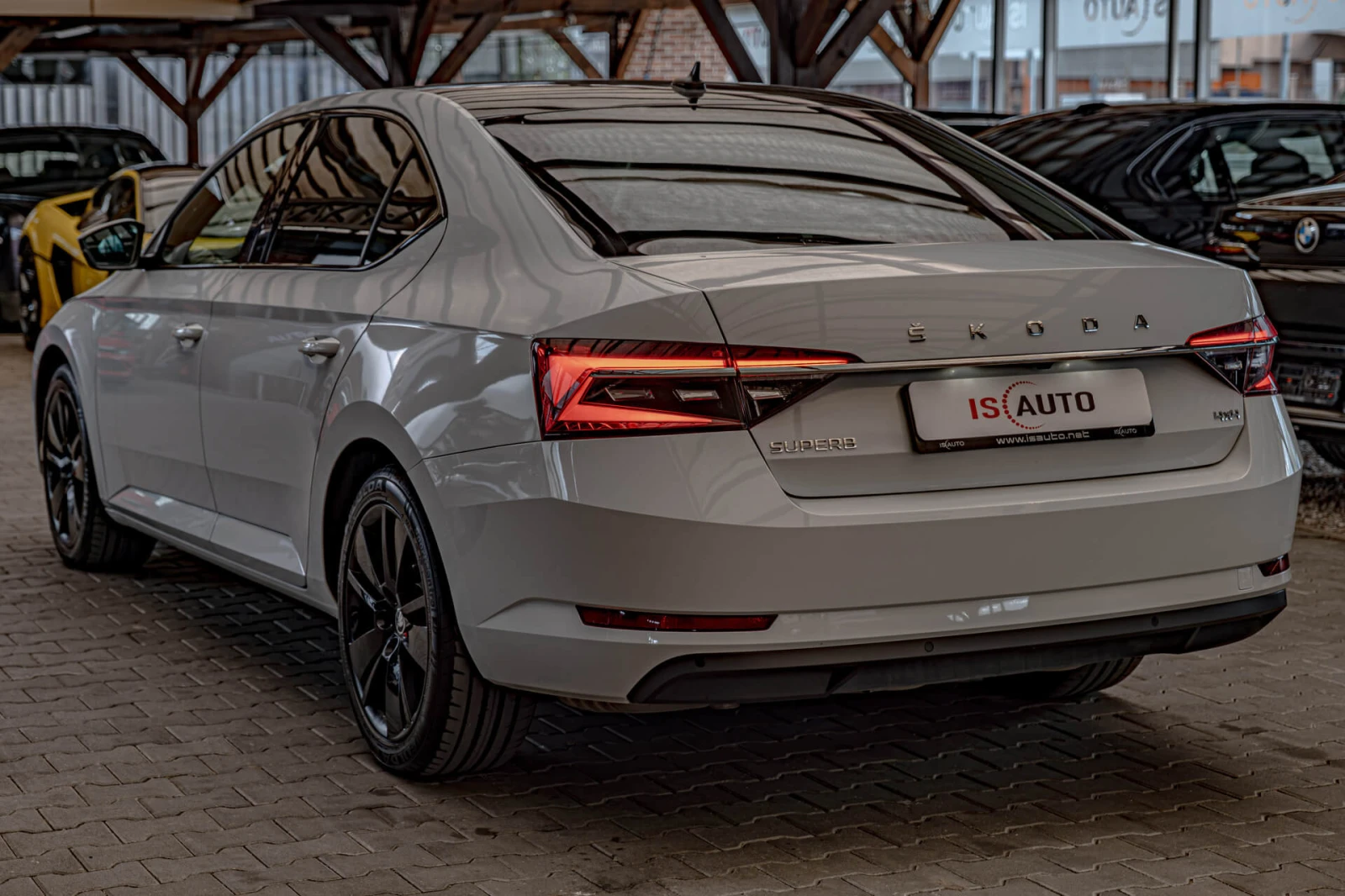 Skoda Superb 2.0TDI/DSG/4X4/Virtual/Ambient/Камера/Memory/, снимка 5 - Автомобили и джипове - 55674392