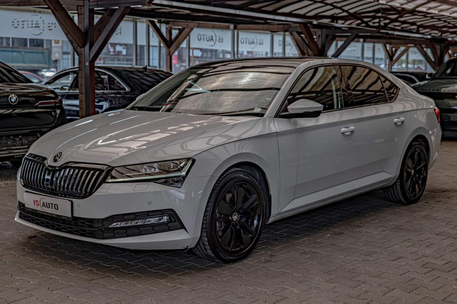 Skoda Superb 2.0TDI/DSG/4X4/Virtual/Ambient/Камера/Memory/, снимка 3 - Автомобили и джипове - 55674392