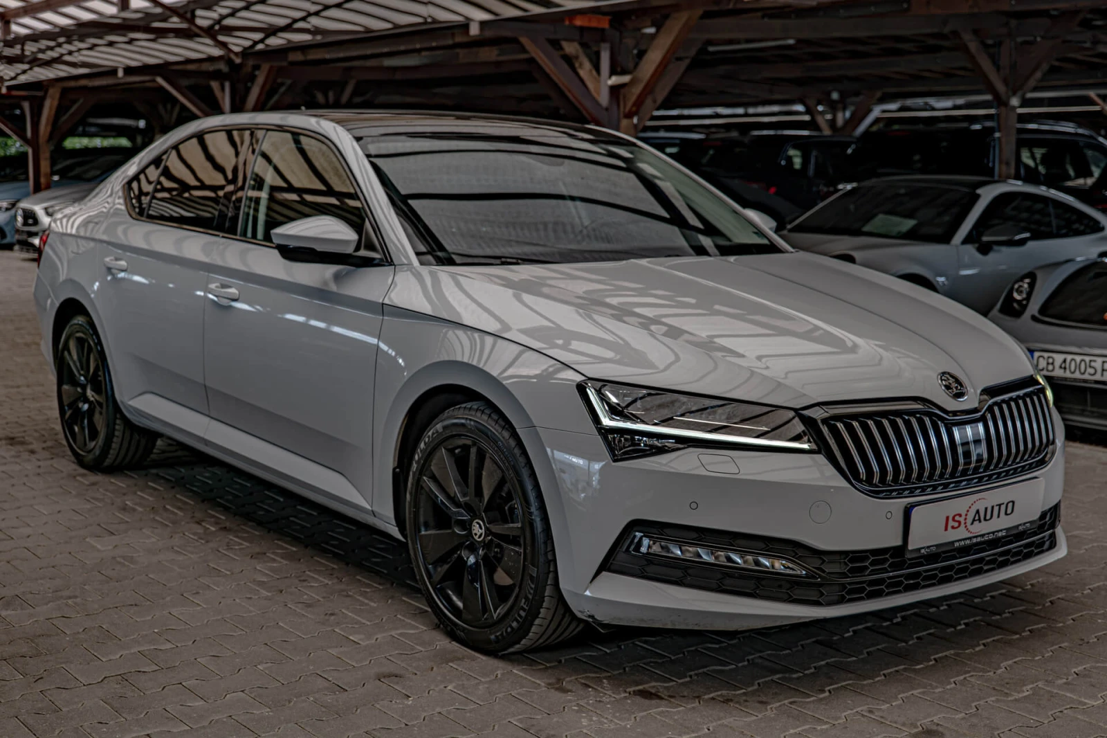 Skoda Superb 2.0TDI/DSG/4X4/Virtual/Ambient/Камера/Memory/, снимка 2 - Автомобили и джипове - 55674392