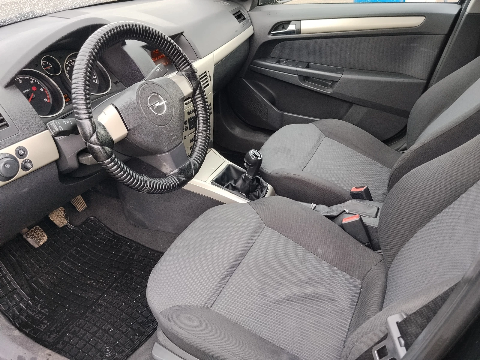 Opel Astra 1.9 JTD/120к., снимка 8 - Автомобили и джипове - 55678694