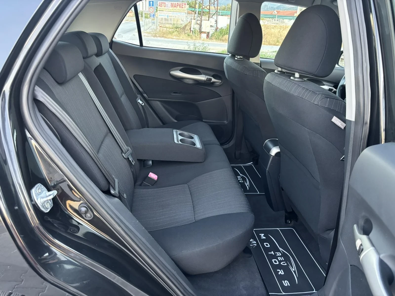 Toyota Auris 1.6Vvti/124кс/Автомат/Ксенон/KEYLESs GO, снимка 9 - Автомобили и джипове - 56022381