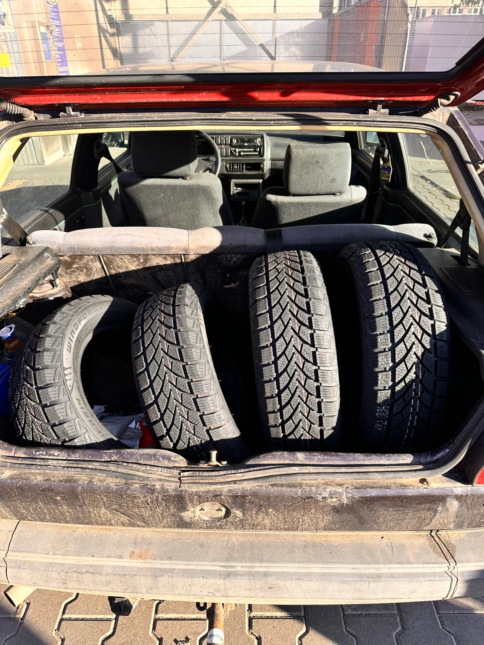 VW Golf 1.6 TD, снимка 3 - Автомобили и джипове - 56214439