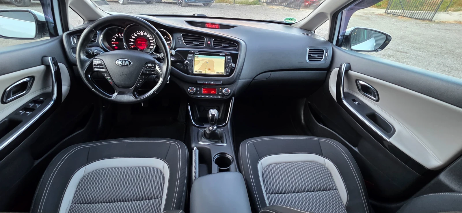 Kia Ceed 1.6d , снимка 8 - Автомобили и джипове - 56340680