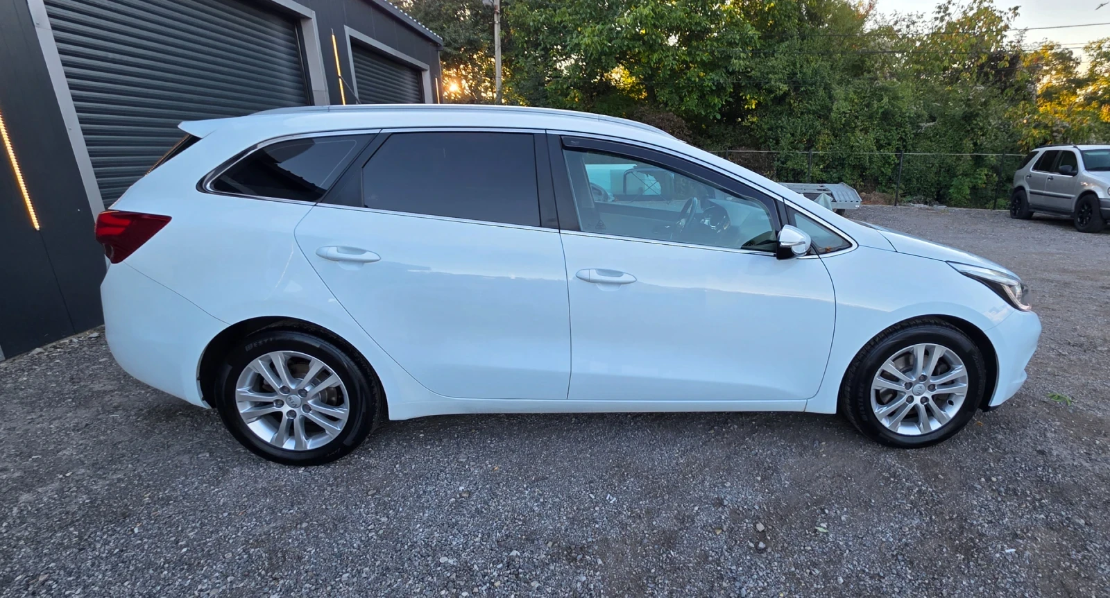 Kia Ceed 1.6d , снимка 3 - Автомобили и джипове - 56340680