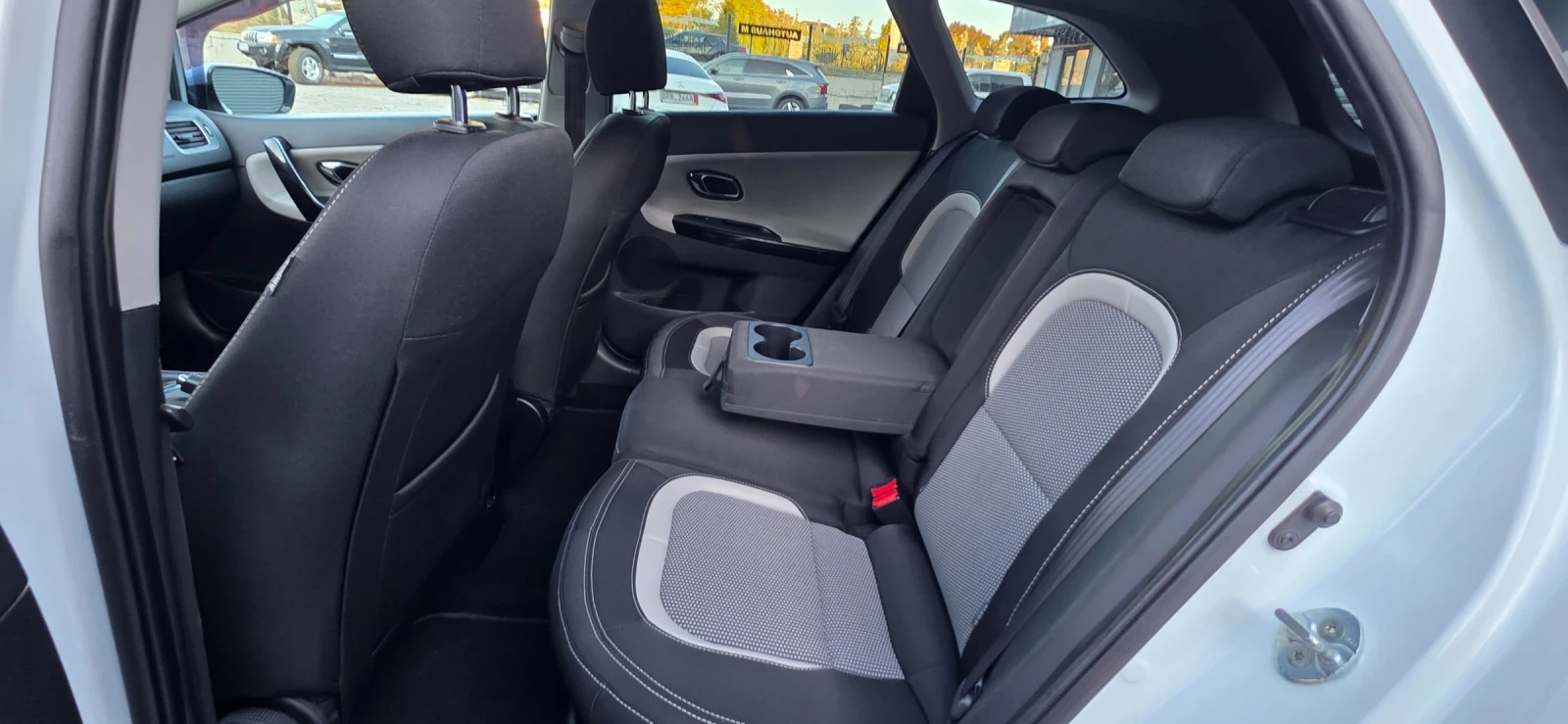 Kia Ceed 1.6d , снимка 10 - Автомобили и джипове - 56340680