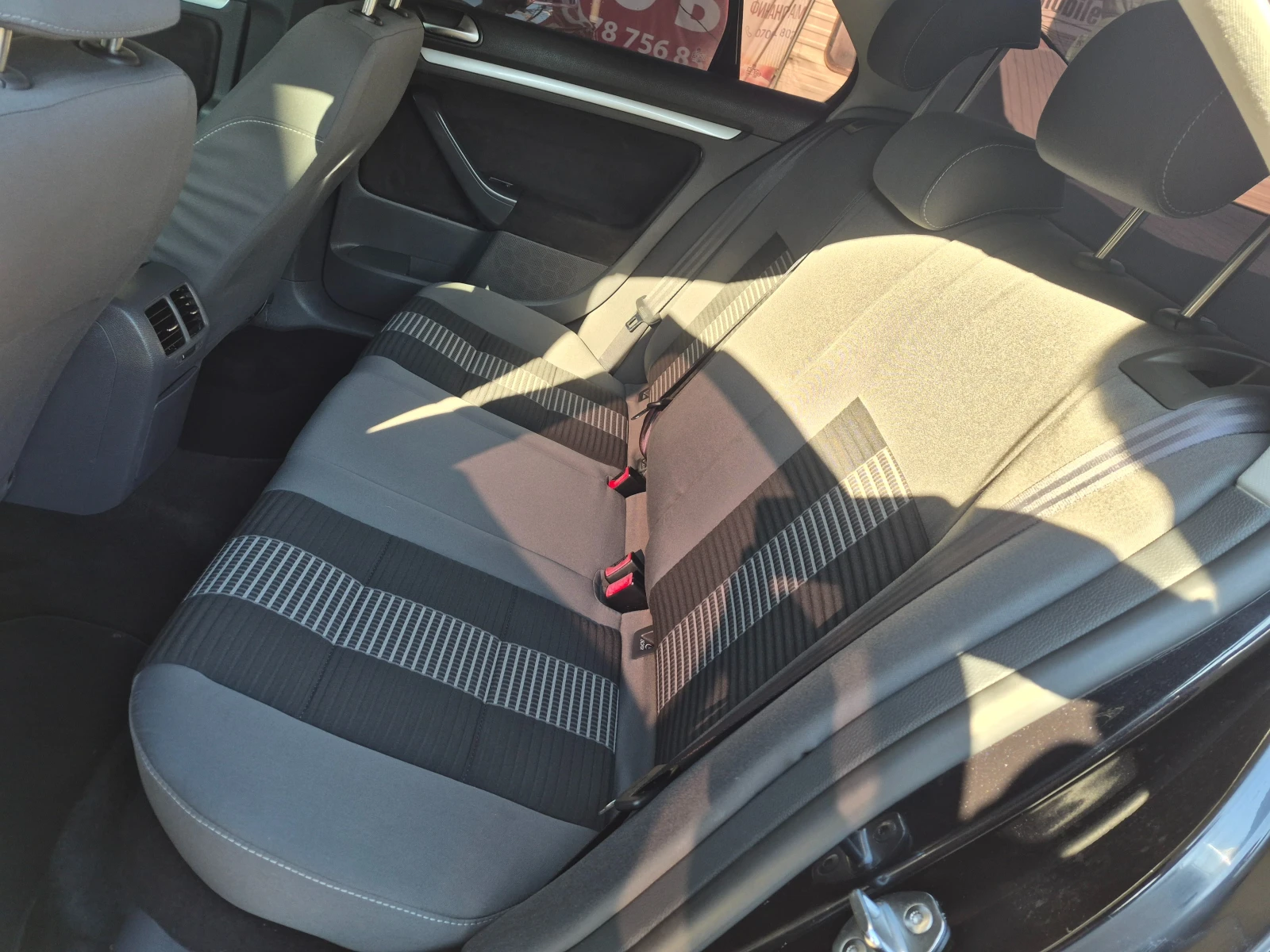 VW Jetta 1.6i, снимка 13 - Автомобили и джипове - 56563451