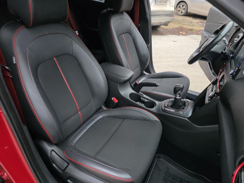 Hyundai Kona 1.6-116kc , снимка 14 - Автомобили и джипове - 53426015