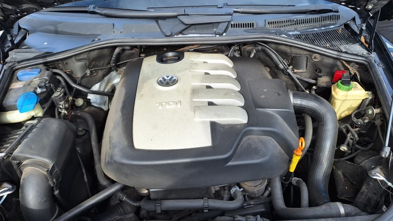 VW Touareg R5 TDI, снимка 17 - Автомобили и джипове - 53477081