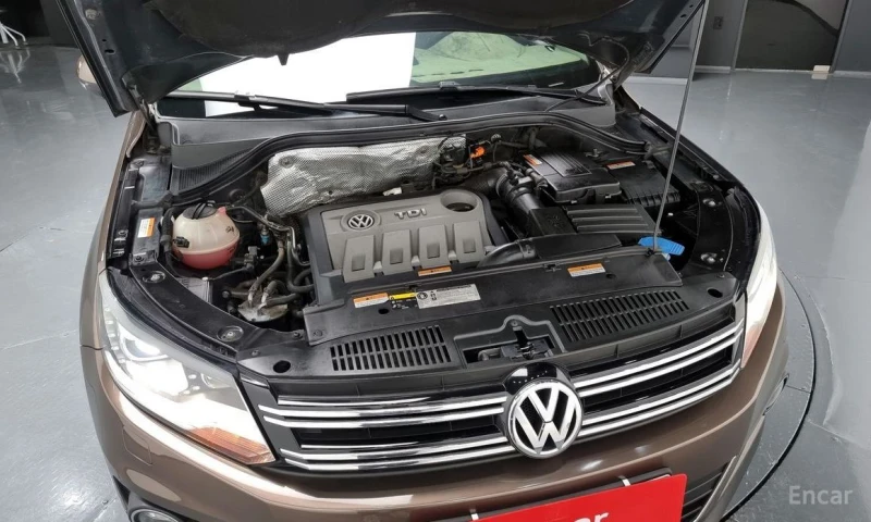 VW Tiguan, снимка 6 - Автомобили и джипове - 53530132