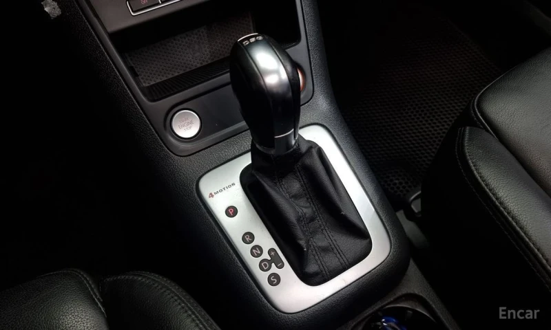 VW Tiguan, снимка 9 - Автомобили и джипове - 53530132