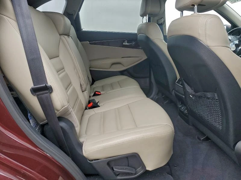 Kia Sorento 2.0L 4 Front-wheel Drive, снимка 3 - Автомобили и джипове - 52904747