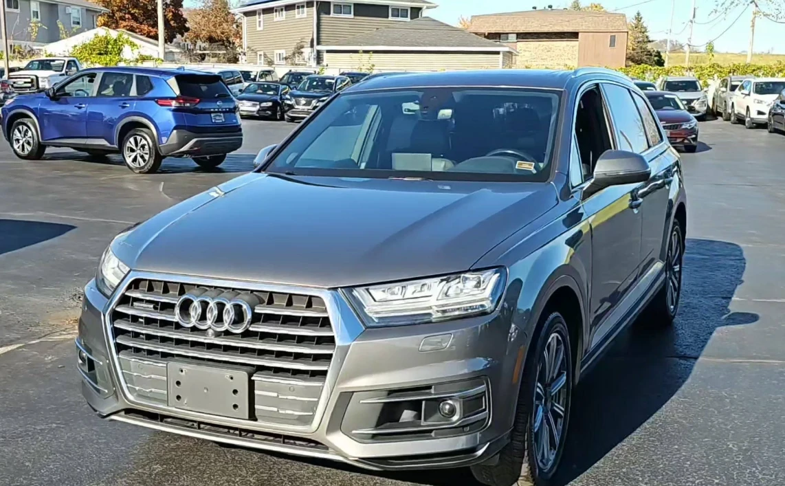 Audi Q7 Premium Plus Дистроник* Bose 3D* Обдух* 360* Щори* - [1] 