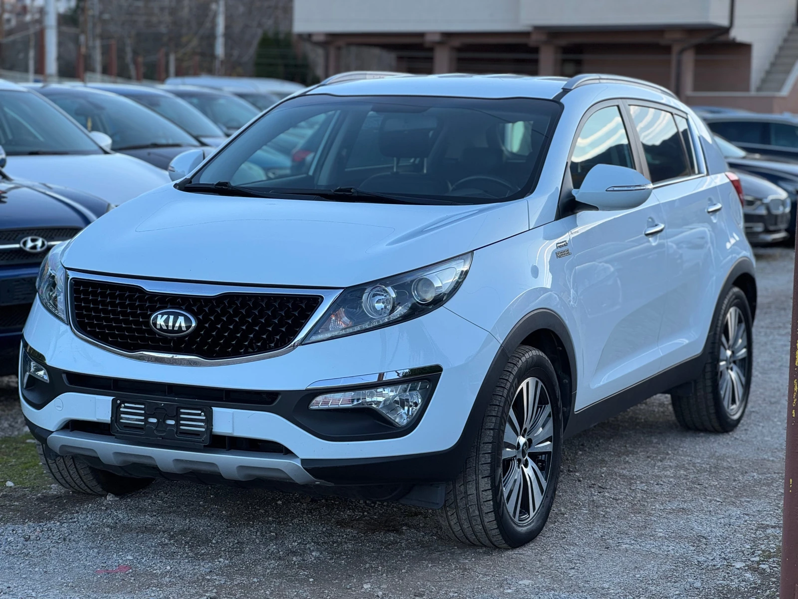 Kia Sportage 2.0d 4x4 FaceLift - изображение 4