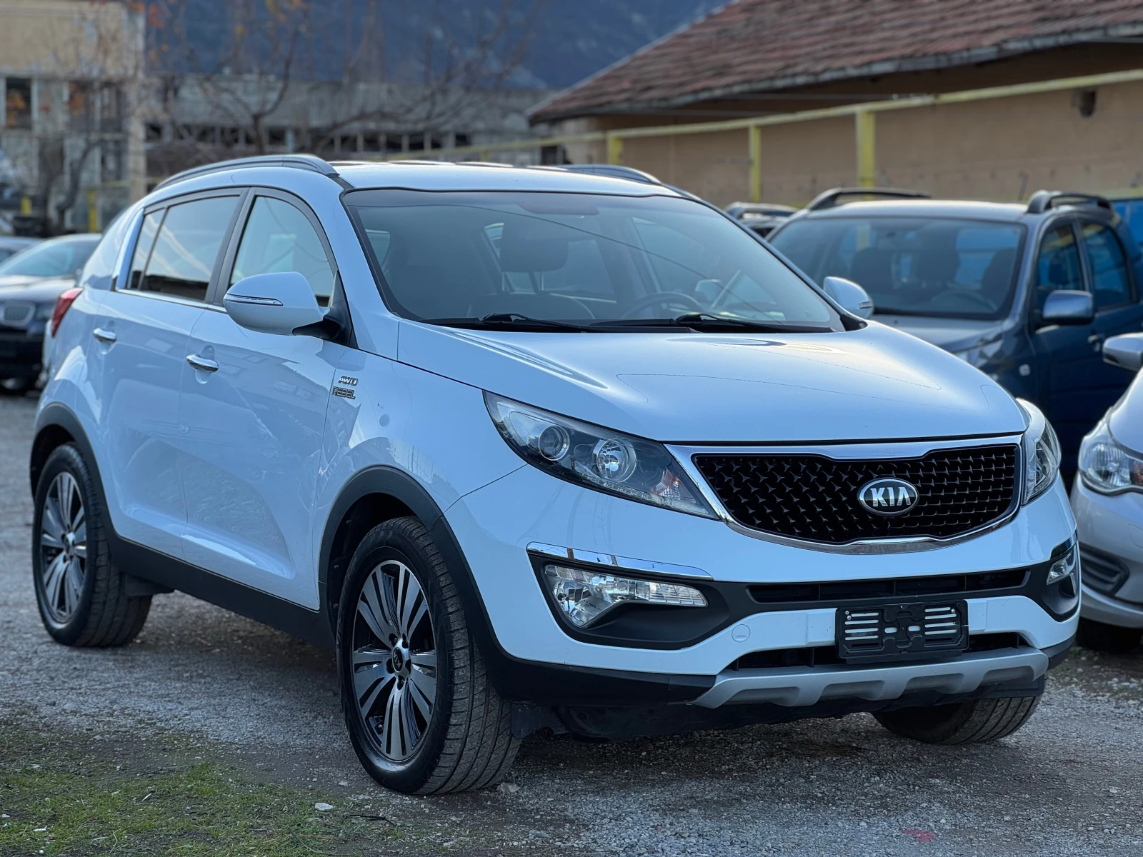 Kia Sportage 2.0d 4x4 FaceLift - изображение 3