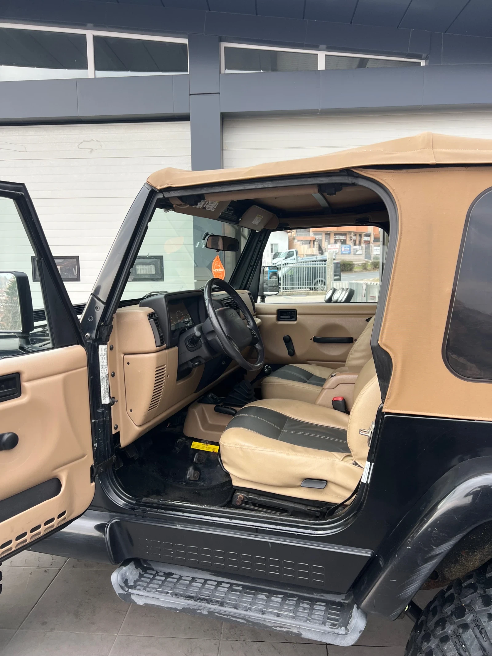 Jeep Wrangler 4.0 - изображение 6
