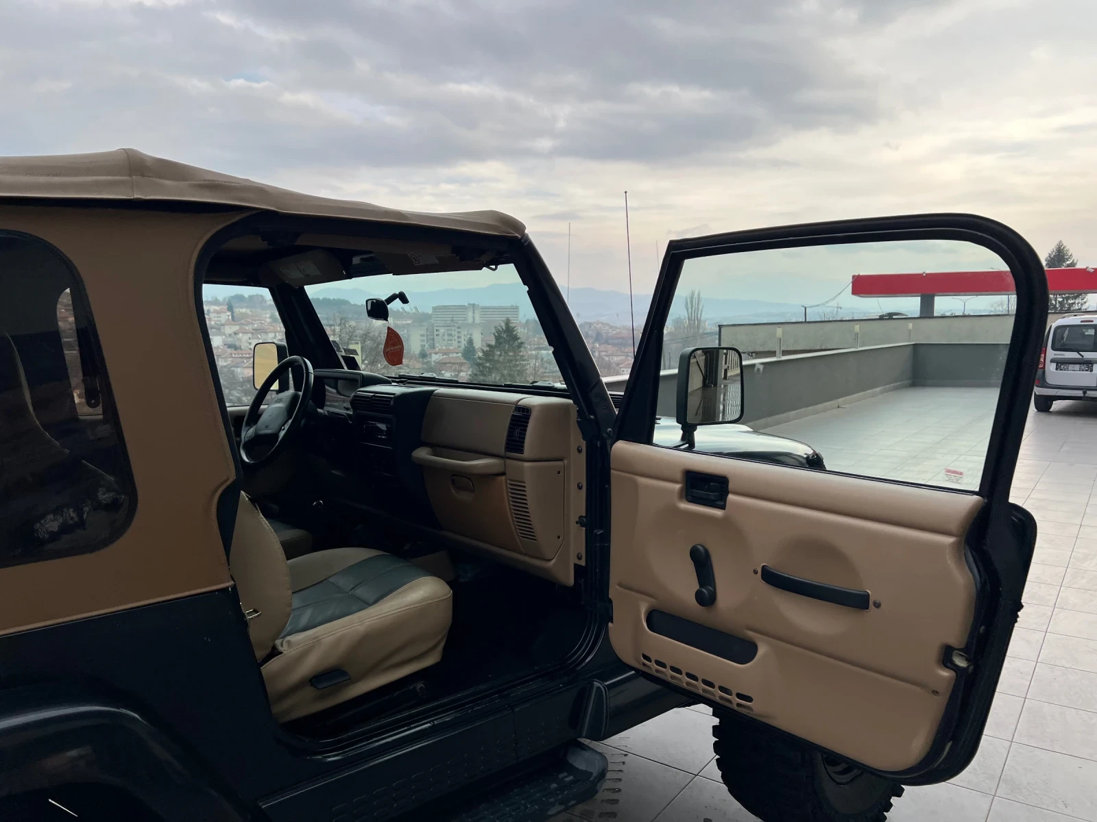 Jeep Wrangler 4.0 - изображение 7