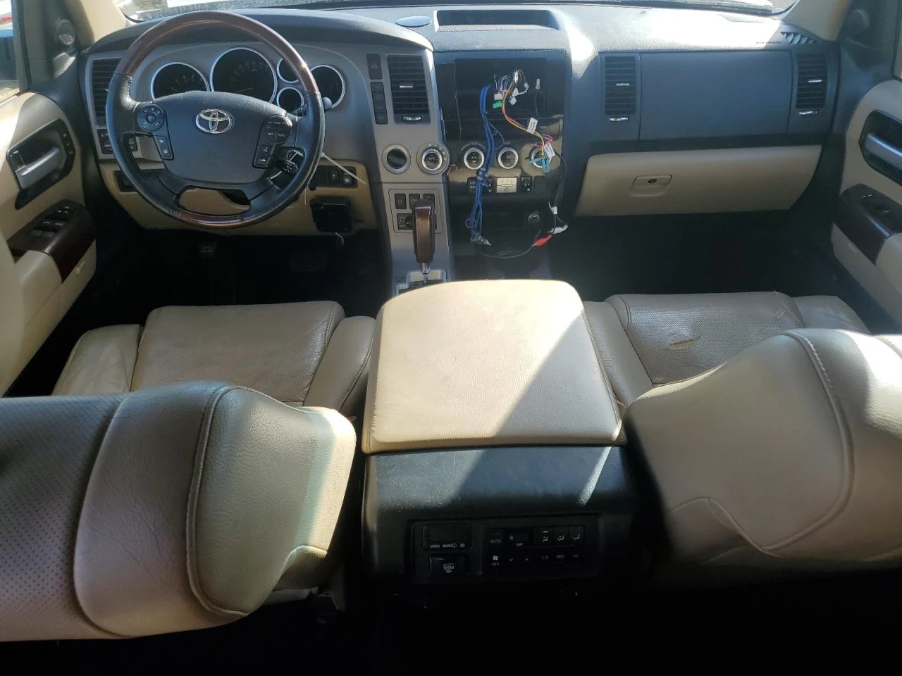 Toyota Sequoia PLATINUM* КОЖА* 4Х4* 5.7* V8 - изображение 8