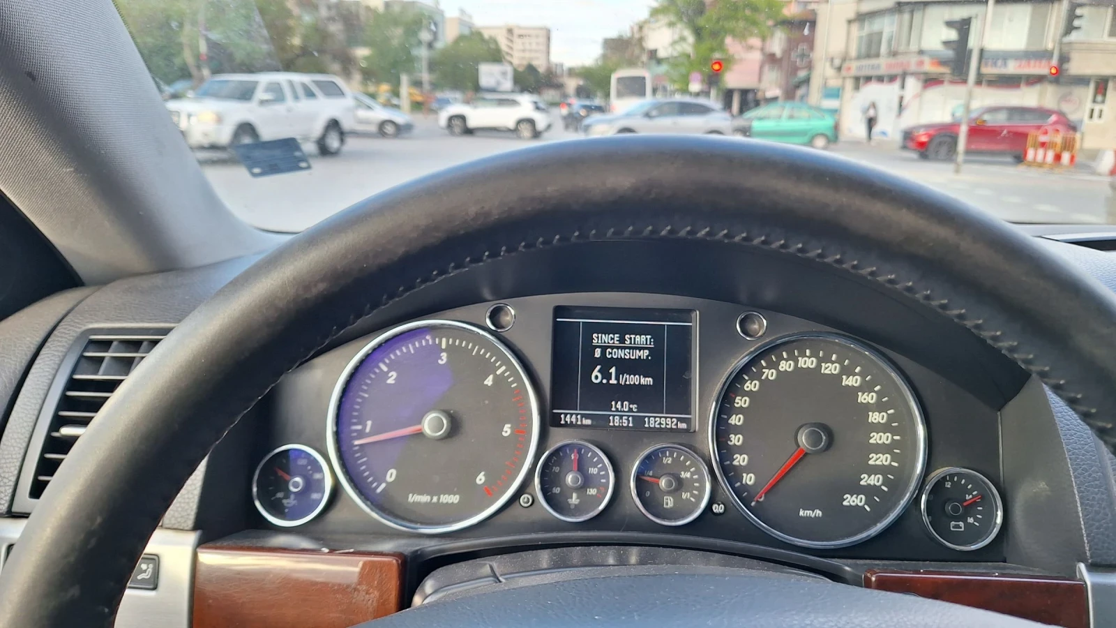 VW Touareg R5 TDI, снимка 16 - Автомобили и джипове - 53477081