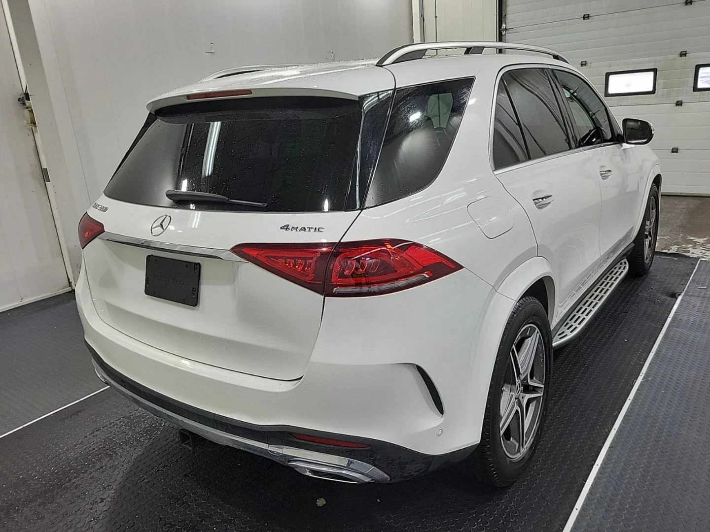 Mercedes-Benz GLE 350 AMG-pkg* 360View* Burmester* Keyless* Пано* Подгре, снимка 4 - Автомобили и джипове - 54412251