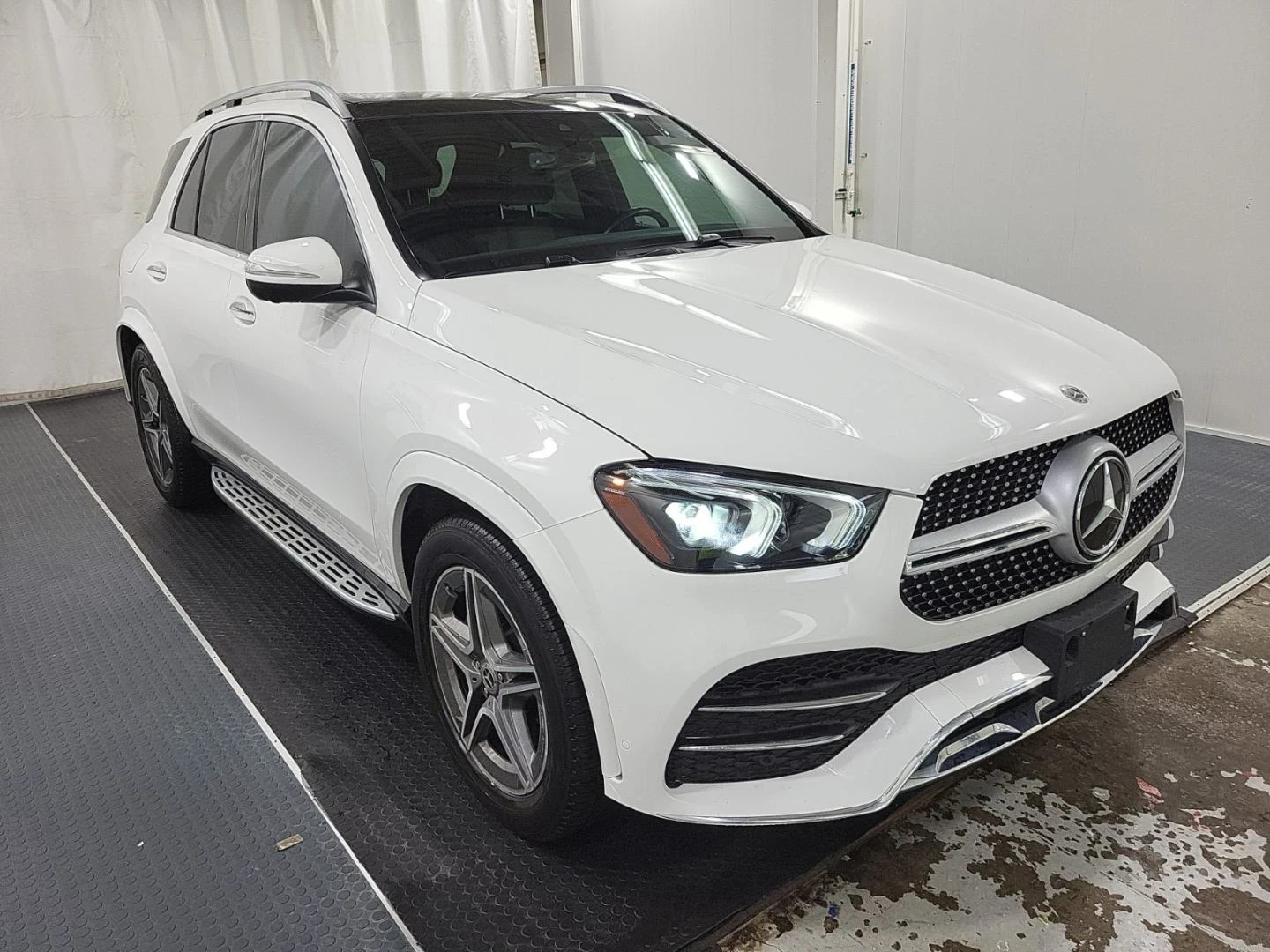 Mercedes-Benz GLE 350 AMG-pkg* 360View* Burmester* Keyless* Пано* Подгре, снимка 3 - Автомобили и джипове - 54412251