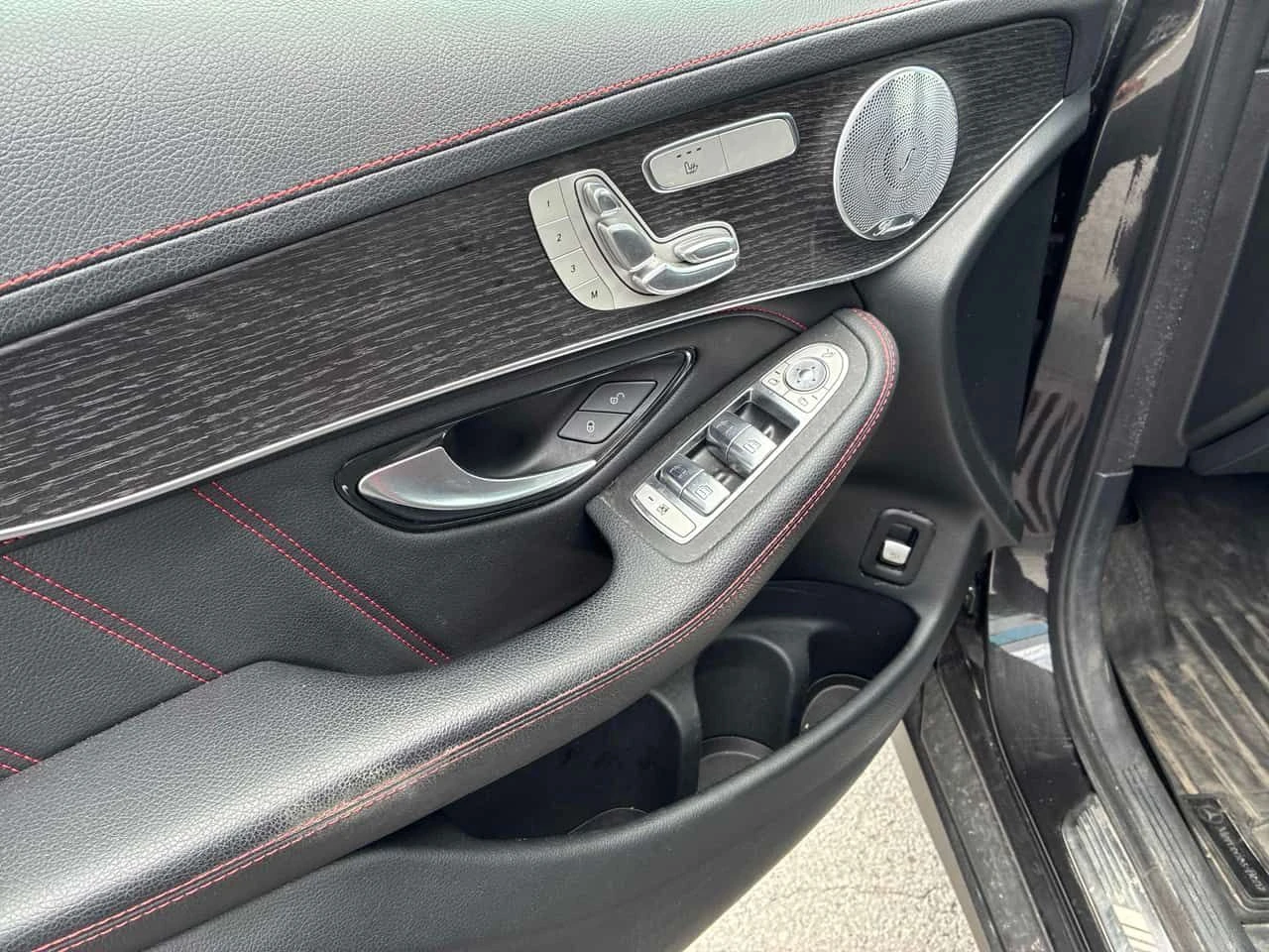 Mercedes-Benz GLC 43 AMG /360 КАМЕРА/ДИСТРОНИК/ПОДГРЕВ/ДИГ.КМ./Burmester , снимка 9 - Автомобили и джипове - 54458890