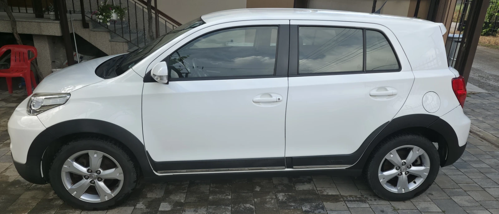 Toyota Urban Cruiser, снимка 3 - Автомобили и джипове - 54788480