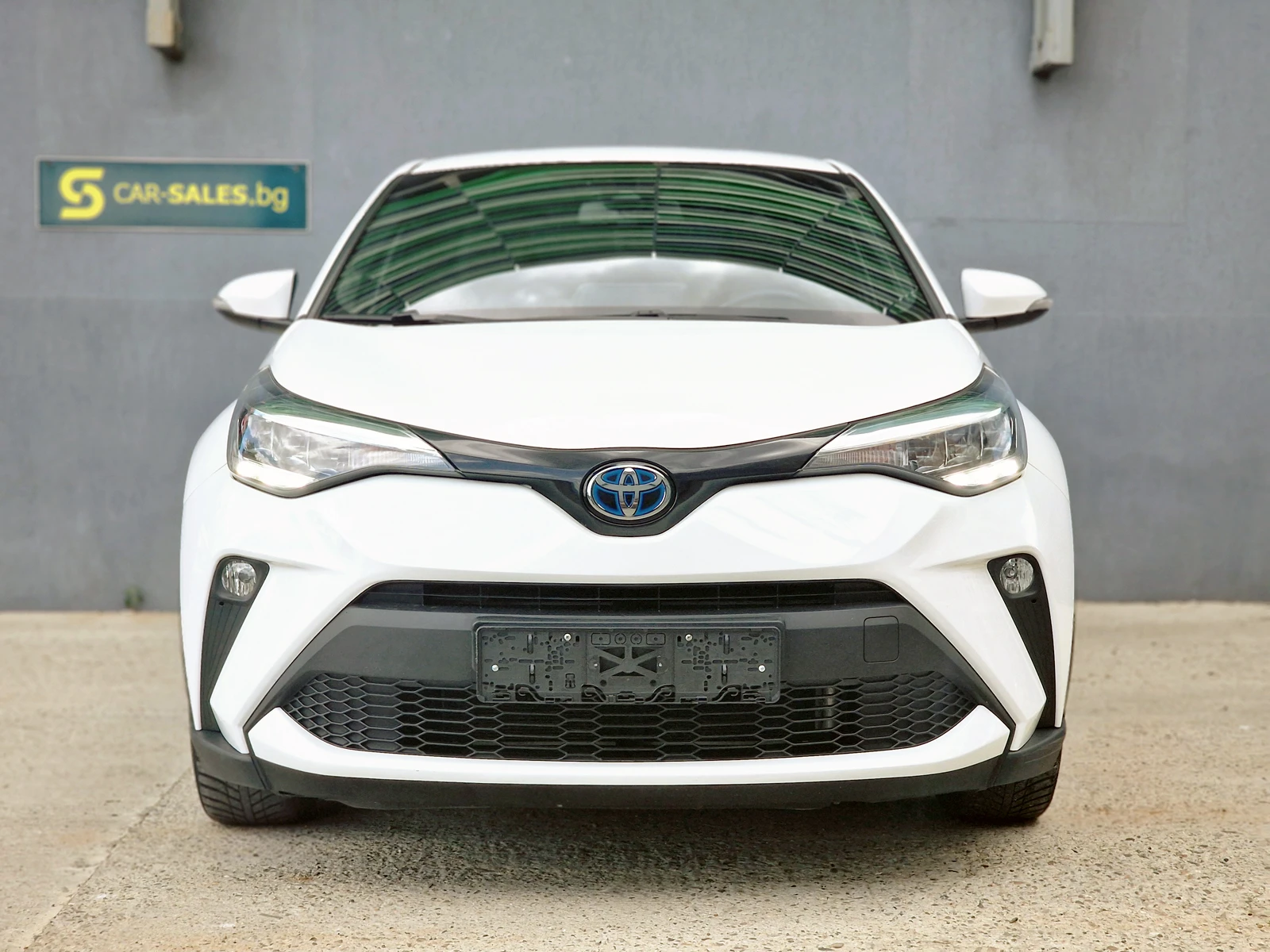 Toyota C-HR 1.8 FACE/DISTRONIC/KAYLESS GO/CAMERA/ANDROID AUTO, снимка 3 - Автомобили и джипове - 54842729