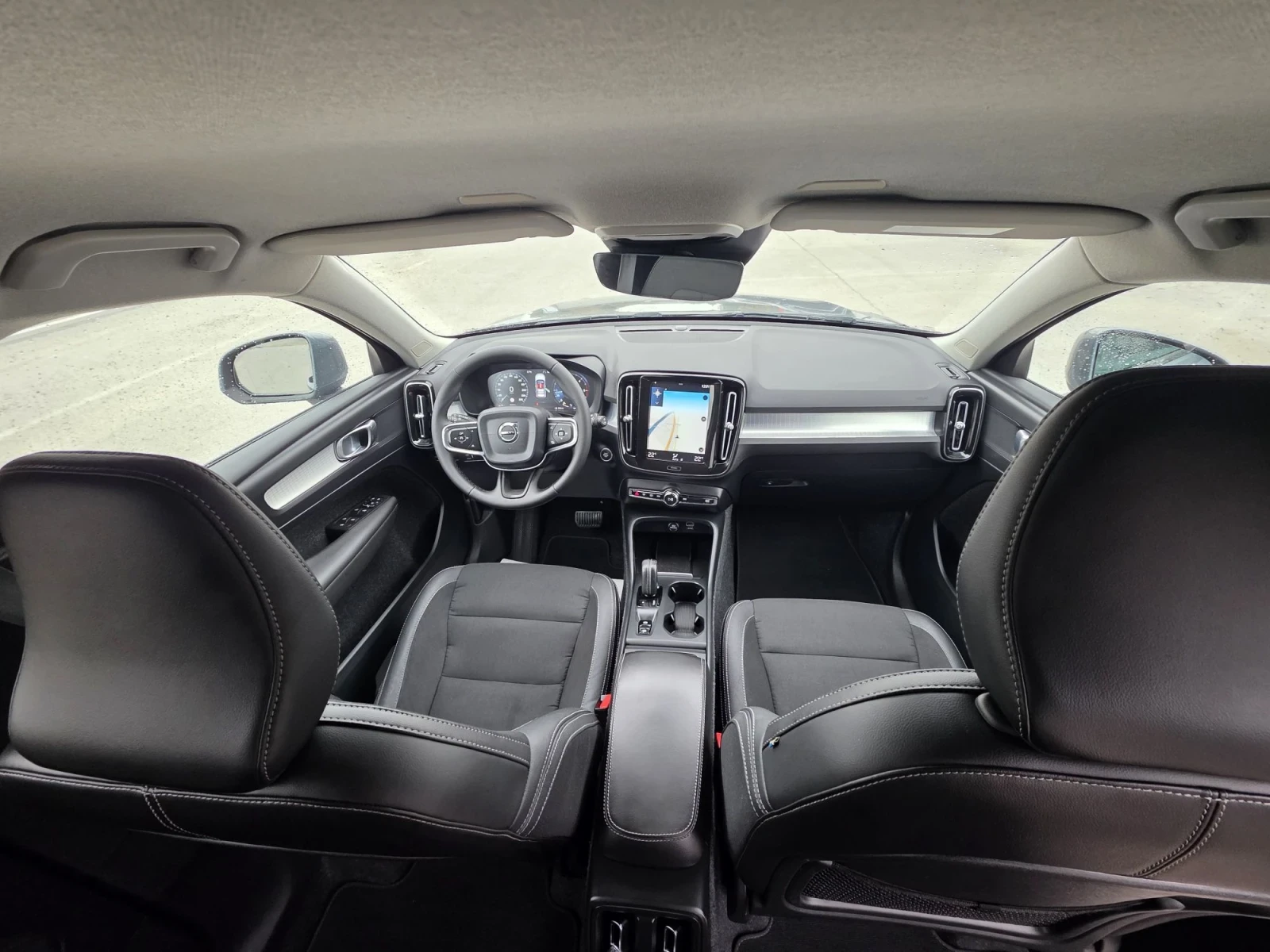 Volvo XC40, снимка 8 - Автомобили и джипове - 56550590