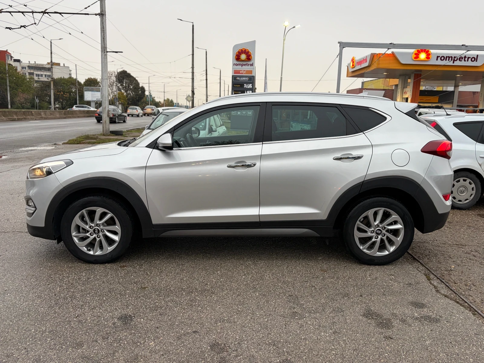 Hyundai Tucson, снимка 8 - Автомобили и джипове - 56734823
