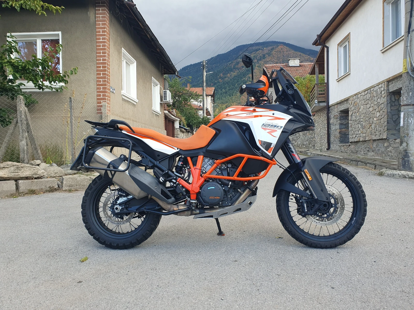 Ktm Adventure 1290 R- модел Super Adventure