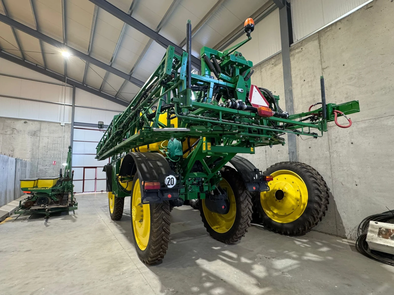  John Deere R 4040i   | Mobile.bg   11