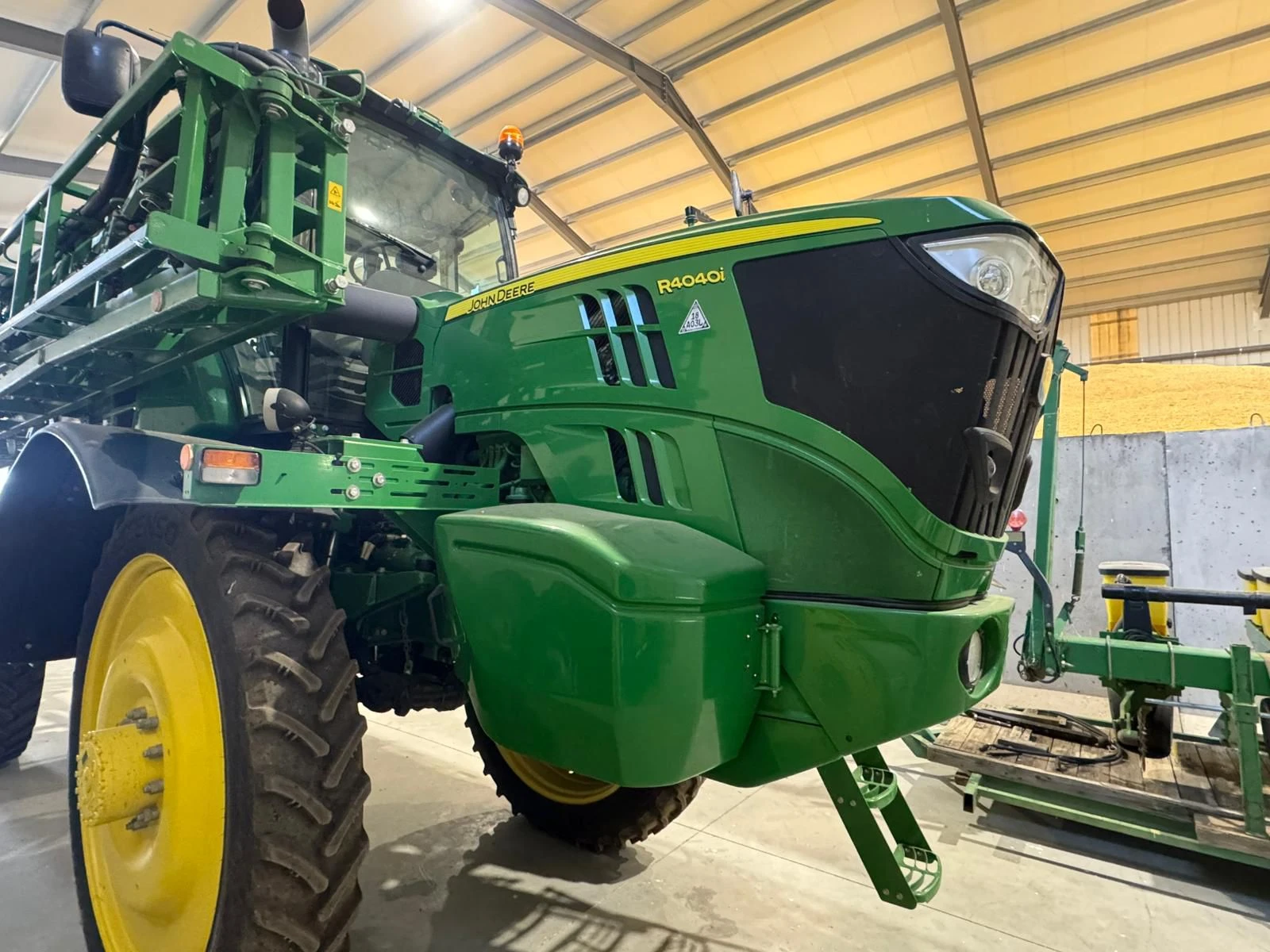   John Deere R 4040i   | Mobile.bg   13