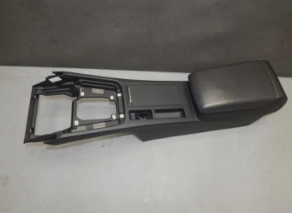 Централна конзола VW Passat B8 Avant 2016 3G1863241
