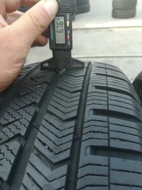 Гуми Зимни 215/65R17, снимка 9