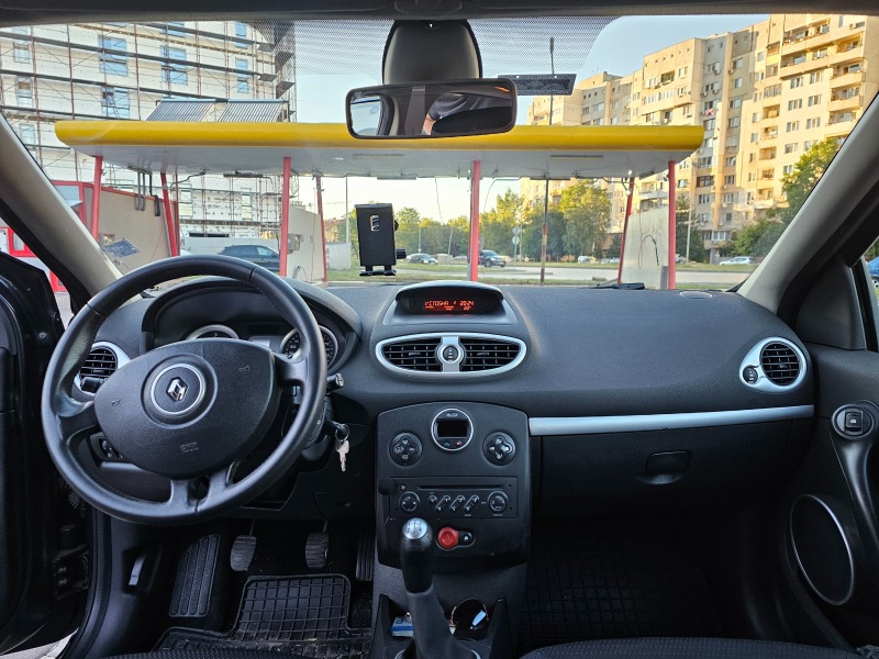 Renault Clio, снимка 11 - Автомобили и джипове - 46263365