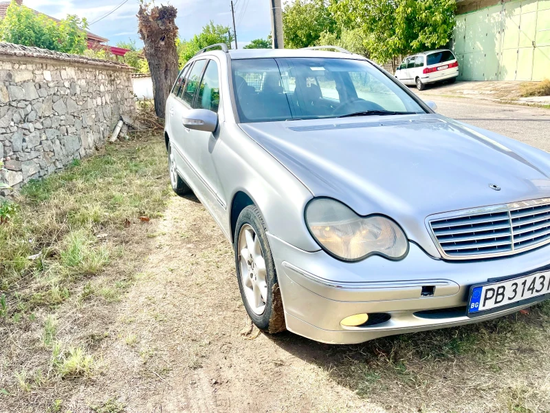 Mercedes-Benz C 220 2.2CDI, снимка 3 - Автомобили и джипове - 47345962