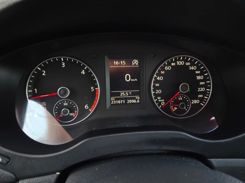 VW Jetta 1.6TDI DSG ANDROID, снимка 11 - Автомобили и джипове - 50641311