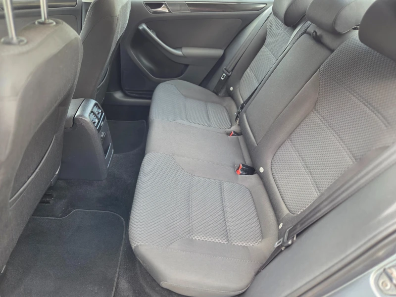 VW Jetta 1.6TDI DSG ANDROID, снимка 6 - Автомобили и джипове - 50641311
