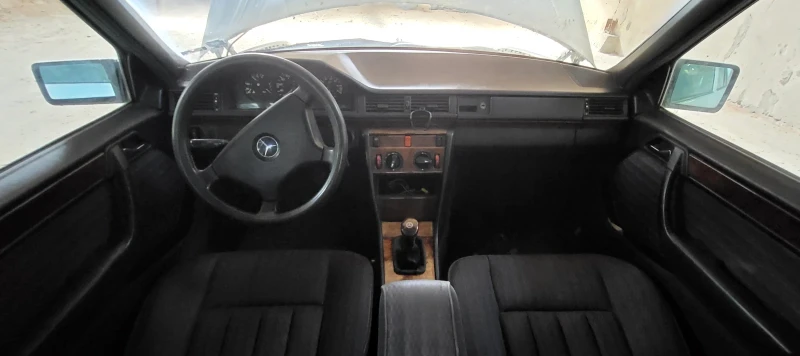 Mercedes-Benz E 200 W124, снимка 8 - Автомобили и джипове - 51530791