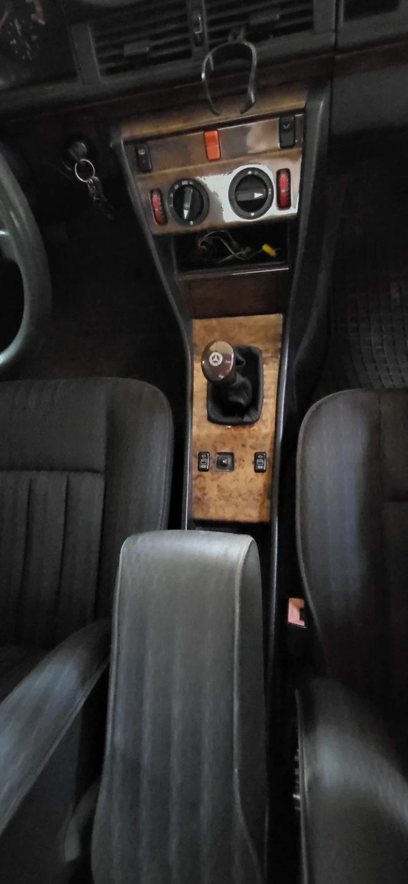 Mercedes-Benz E 200 W124, снимка 9 - Автомобили и джипове - 51530791