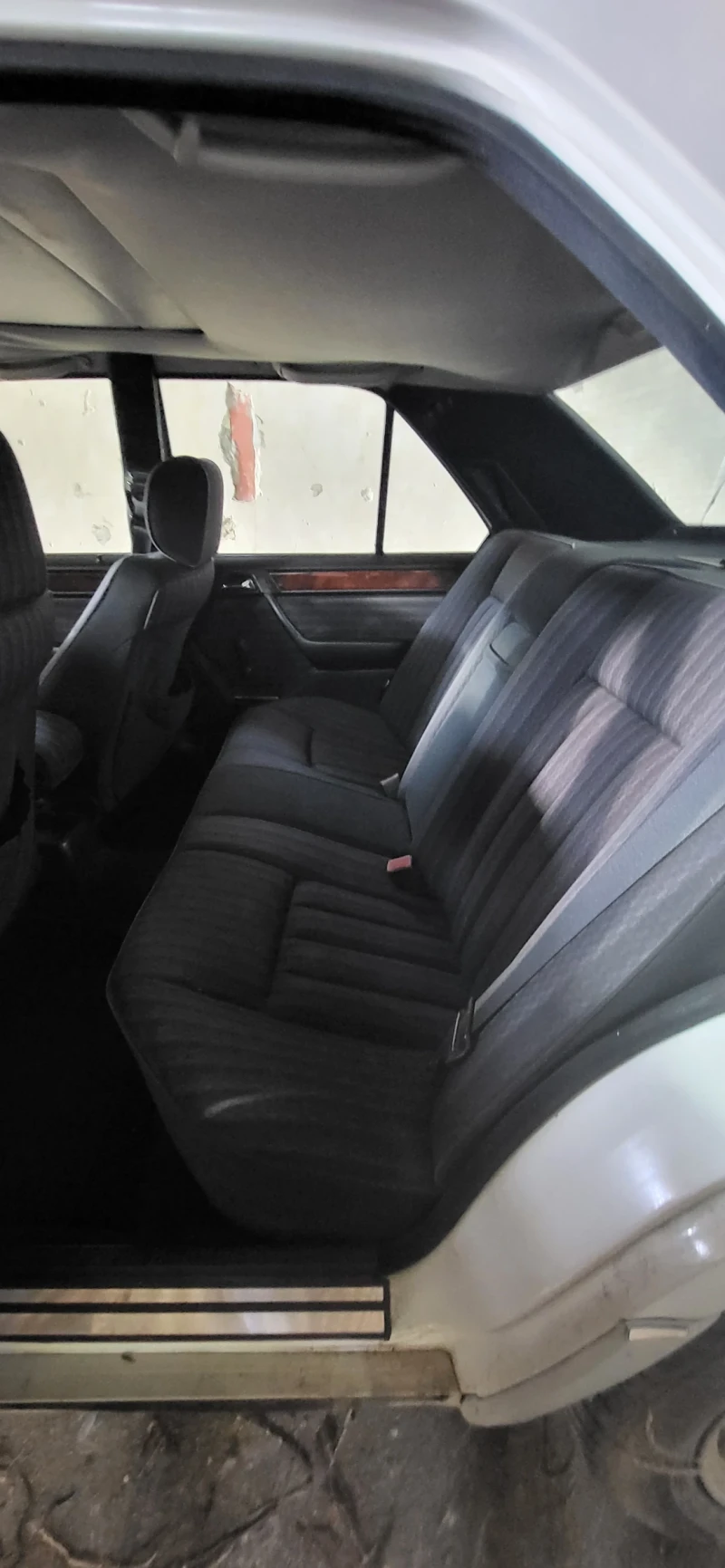 Mercedes-Benz E 200 W124, снимка 10 - Автомобили и джипове - 51530791