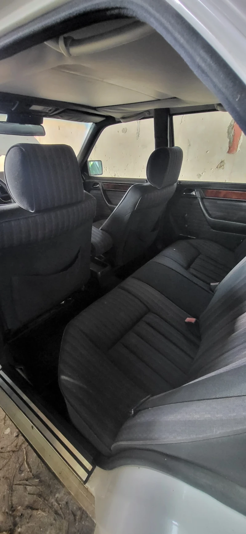 Mercedes-Benz E 200 W124, снимка 12 - Автомобили и джипове - 51530791