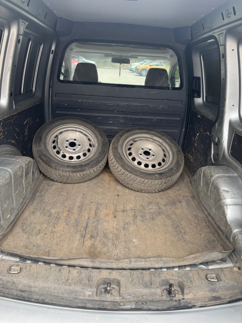 VW Caddy 1.6, снимка 10 - Автомобили и джипове - 52181914