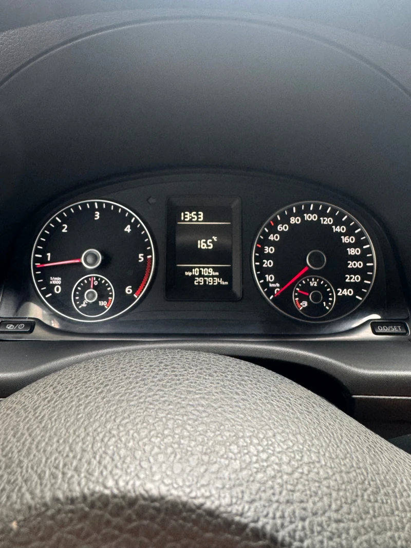 VW Caddy 1.6, снимка 5 - Автомобили и джипове - 52181914