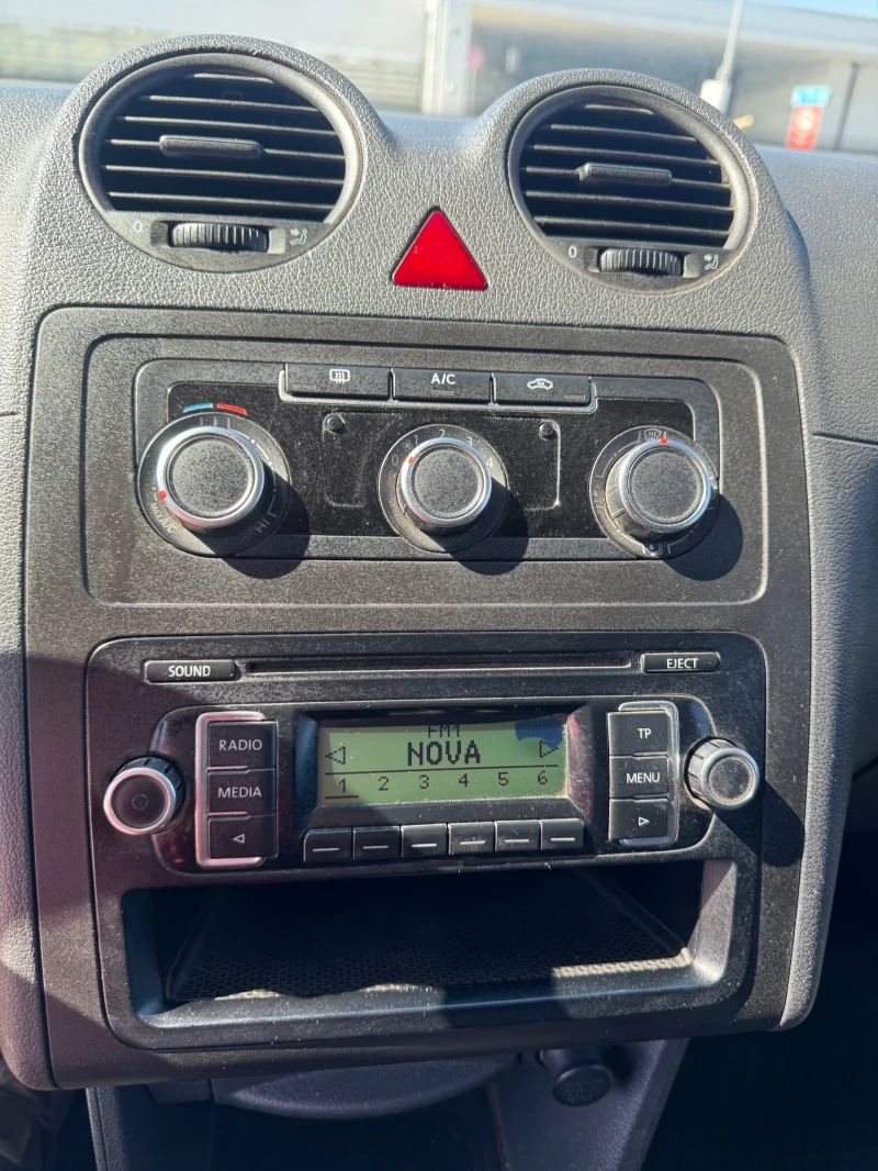 VW Caddy 1.6, снимка 4 - Автомобили и джипове - 52181914