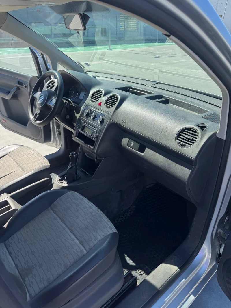 VW Caddy 1.6, снимка 8 - Автомобили и джипове - 52181914
