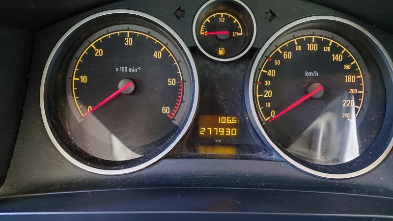 Opel Zafira, снимка 10 - Автомобили и джипове - 52396825