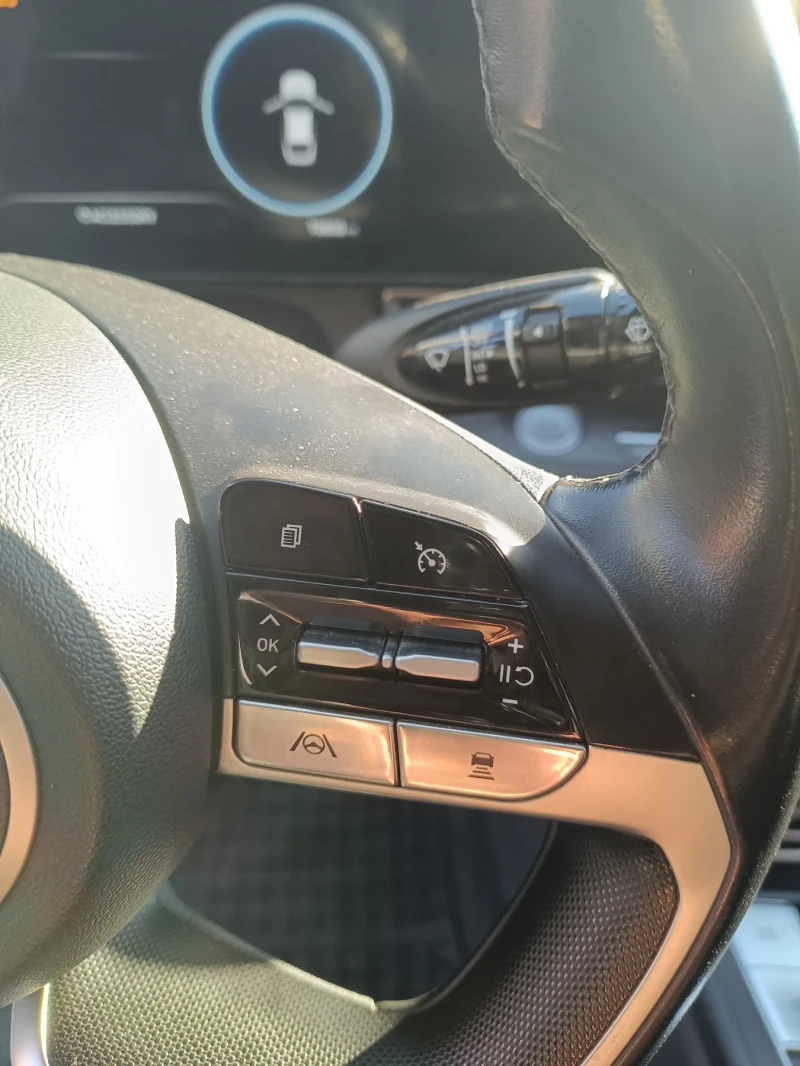 Hyundai Elantra 2.0, снимка 13 - Автомобили и джипове - 52533752