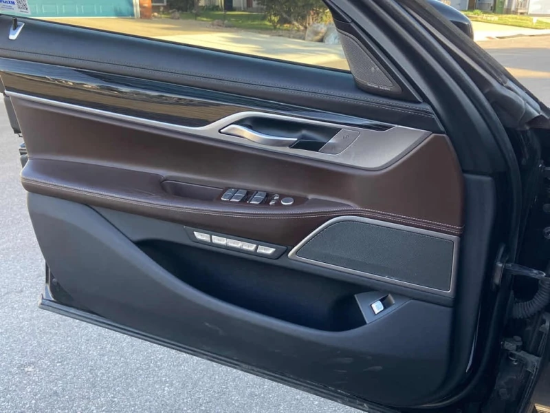 BMW 750 * 750i xDrive * CARFAX * ЦЕНА ДО БГ, снимка 10 - Автомобили и джипове - 53235824